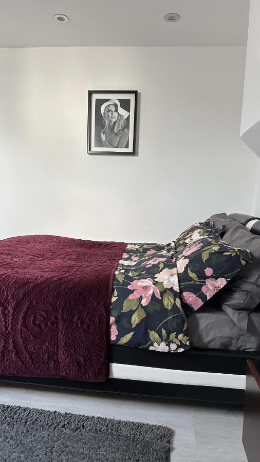Stunning New 1 Bedroom Apartment London Ngoại thất bức ảnh